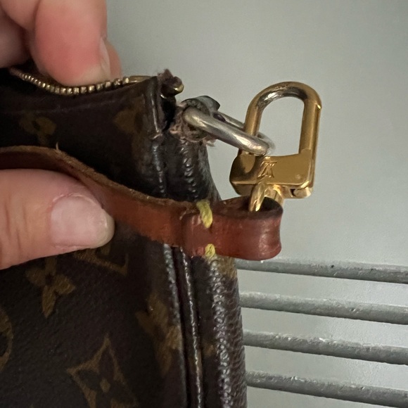 💯 Authentic Louis Vuitton Pochette - Picture 4 of 7